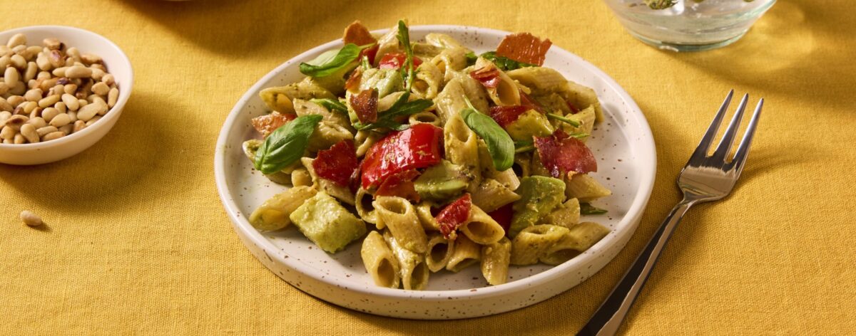 Recept pastasalade met romige pesto en avocado Grand'Italia